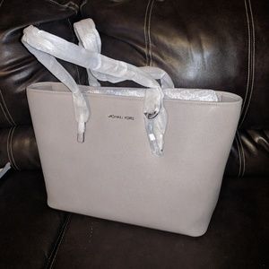 Michael Kors Bags - NWT Michael Kors Jet Set Travel Michael Kors Bags - NWT Michael Kors Jet Set Travel